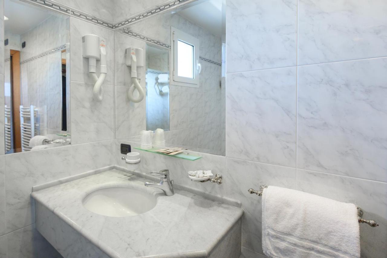 Atilius Hotel & Suites Hotel Riccione