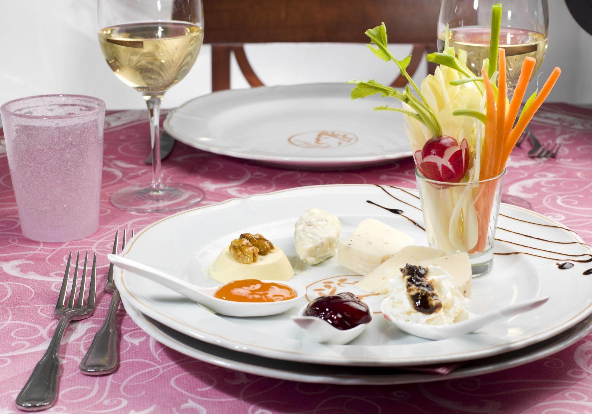 Atilius Hotel & Suites 3*