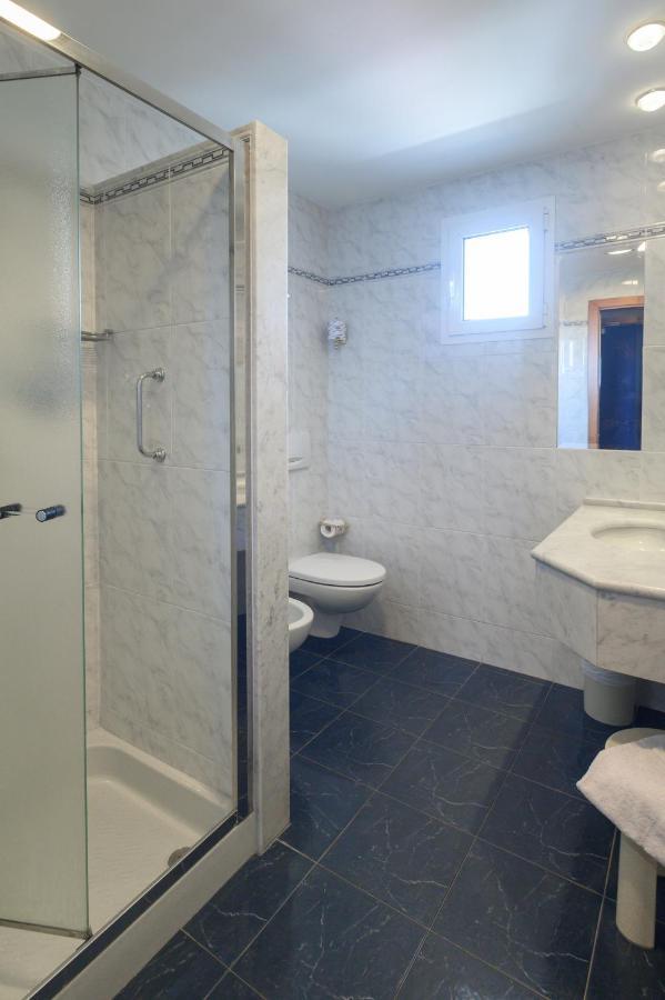 Atilius Hotel & Suites